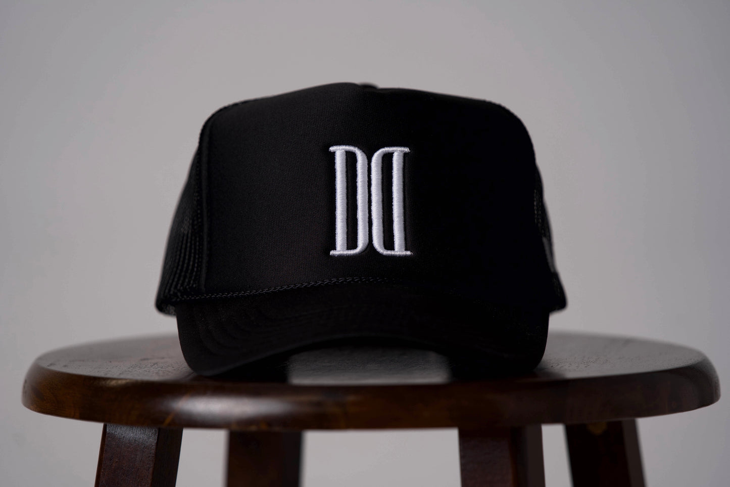 DAKRI V1 Trucker Hats