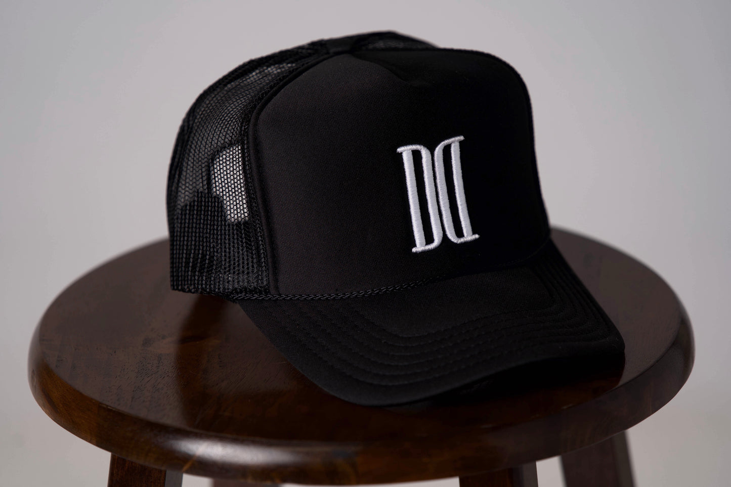 DAKRI V1 Trucker Hats